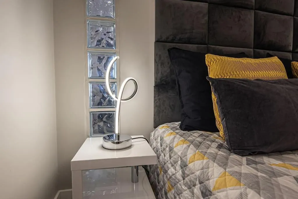 The One - Luxury Stylish Apartment With Sea View ! بورتيماو البرتغال